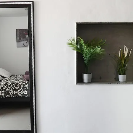 Adriana House 50 Metros Al Mar Апартаменты *