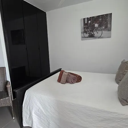 Adriana House 50 Metros Al Mar Апартаменты *
